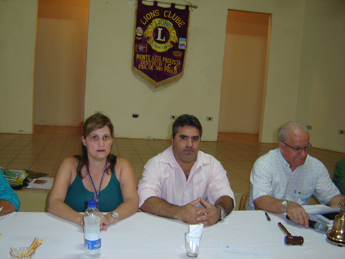 Patrícia, Marcelo Otaviano e o presidente do Lions, Jair Antônio de Sousa